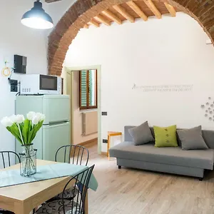 Appartamento Giulia In S.reparata, Firenze