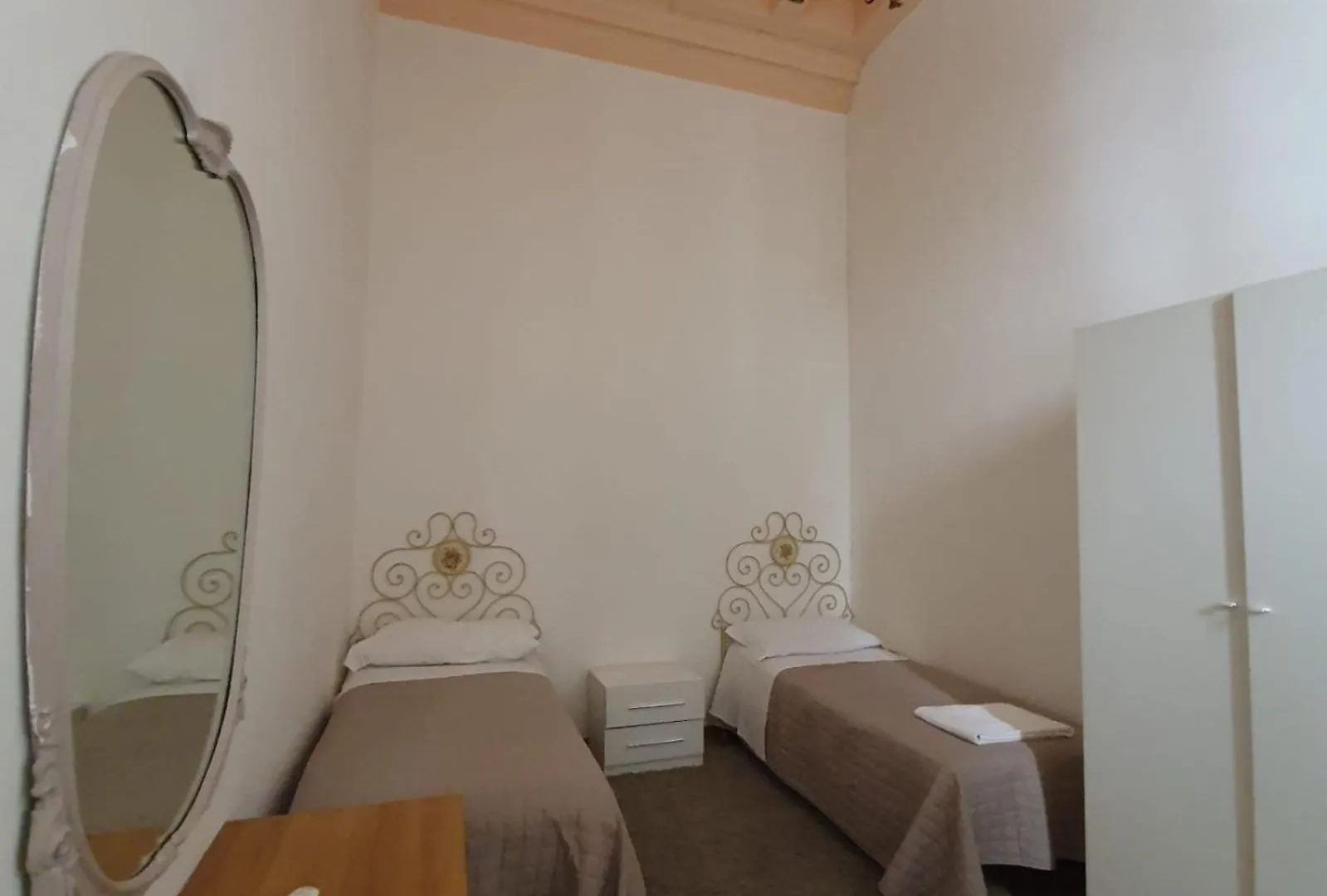 Accademia Studio Florence 0*,  Italy