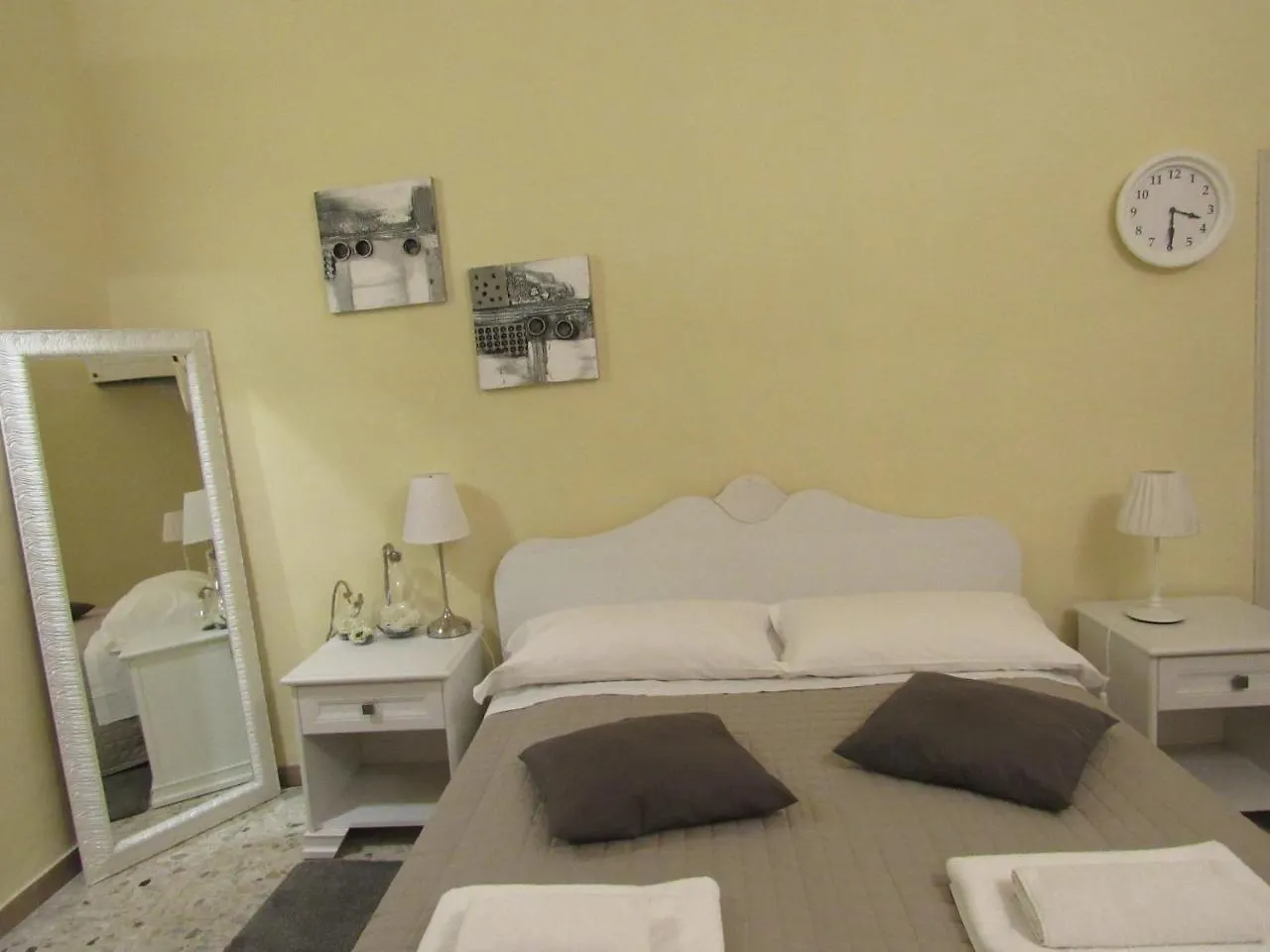 Accademia Studio Florence 0*,